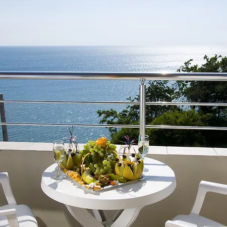 Bisser Ξενοδοχείο 2*