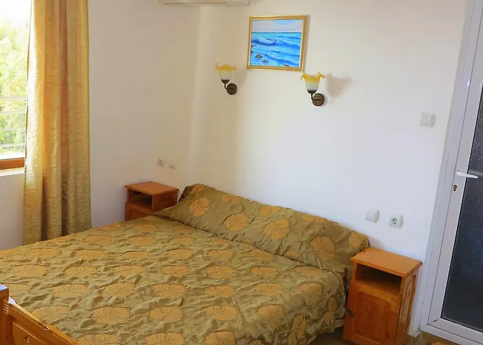 Bisser 2* 奥布佐尔